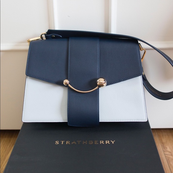 strathberry crescent shoulder